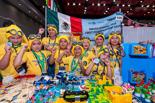 Teams from Mexico were among the 66 countries represented at the 2025 FIRST Championship, the event's largest gathering of countries ever. 

